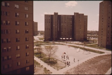 stateway_gardens_highrise_housing_project_on_chicagos_south_side._the_complex_has_eight_buildings_with_1633_two_and..._-_nara_-_556161.tif-100619433-large970.idge